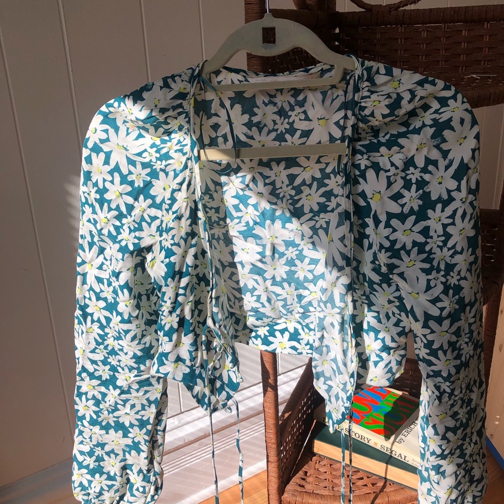 Zara Long Sleeve Buttoned Up Top
